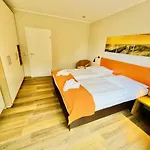 Immenbarg, Auszeit Rostock